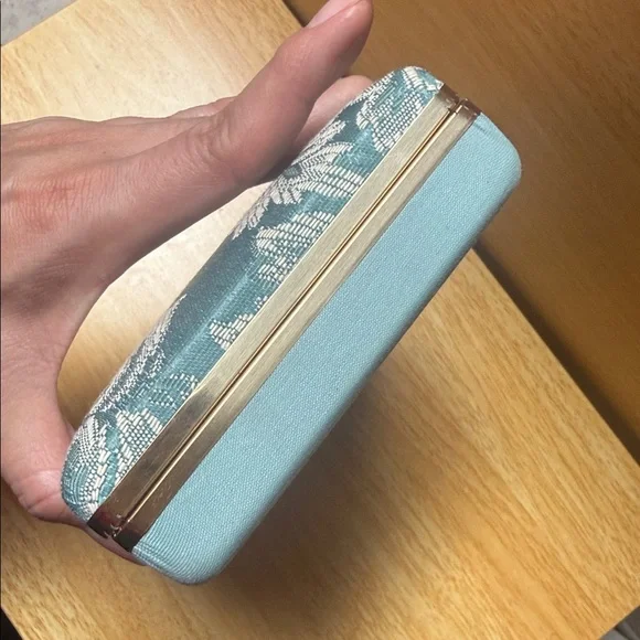 Vintage Travel Clamshell jewelry box with mirror 💍🩵 - Picture 14 of 17